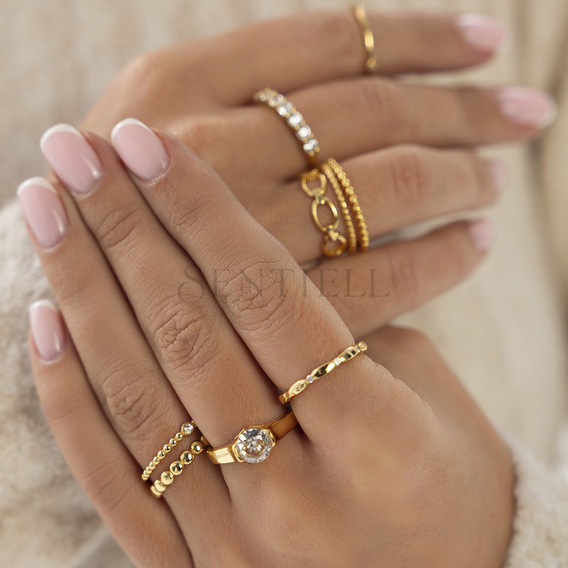 Silver (925) ring with white zirconias